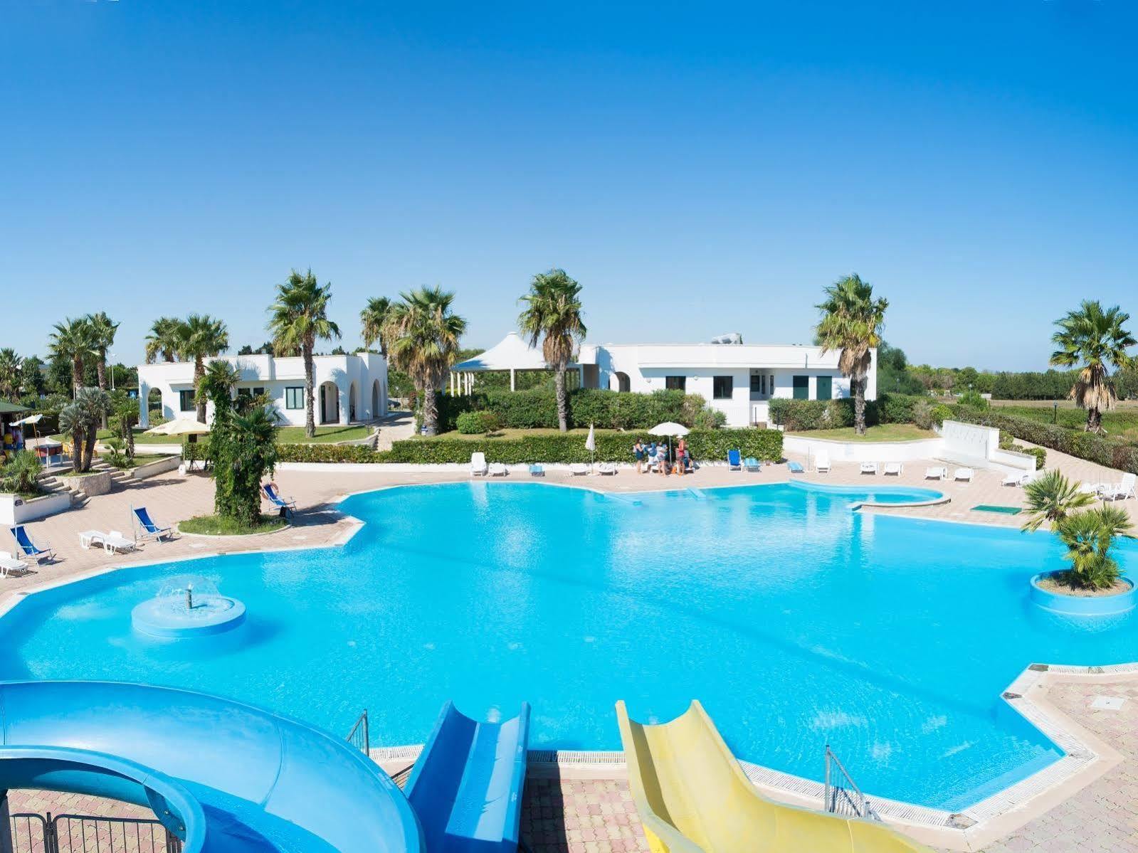 Alba Azzurra - Cdshotels 토레 델 로소 외부 사진