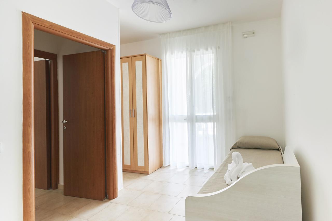 Alba Azzurra - Cdshotels 토레 델 로소 외부 사진